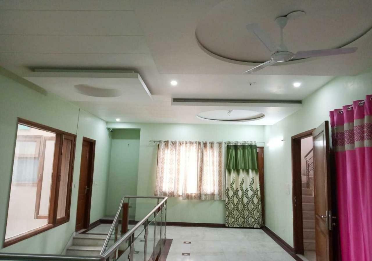 Hotel J P Residency à Greater Noida Extérieur photo
