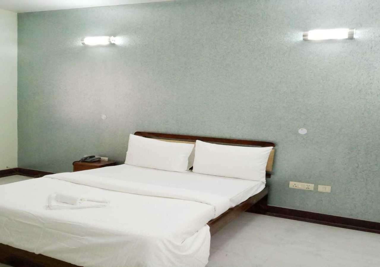 Hotel J P Residency à Greater Noida Extérieur photo