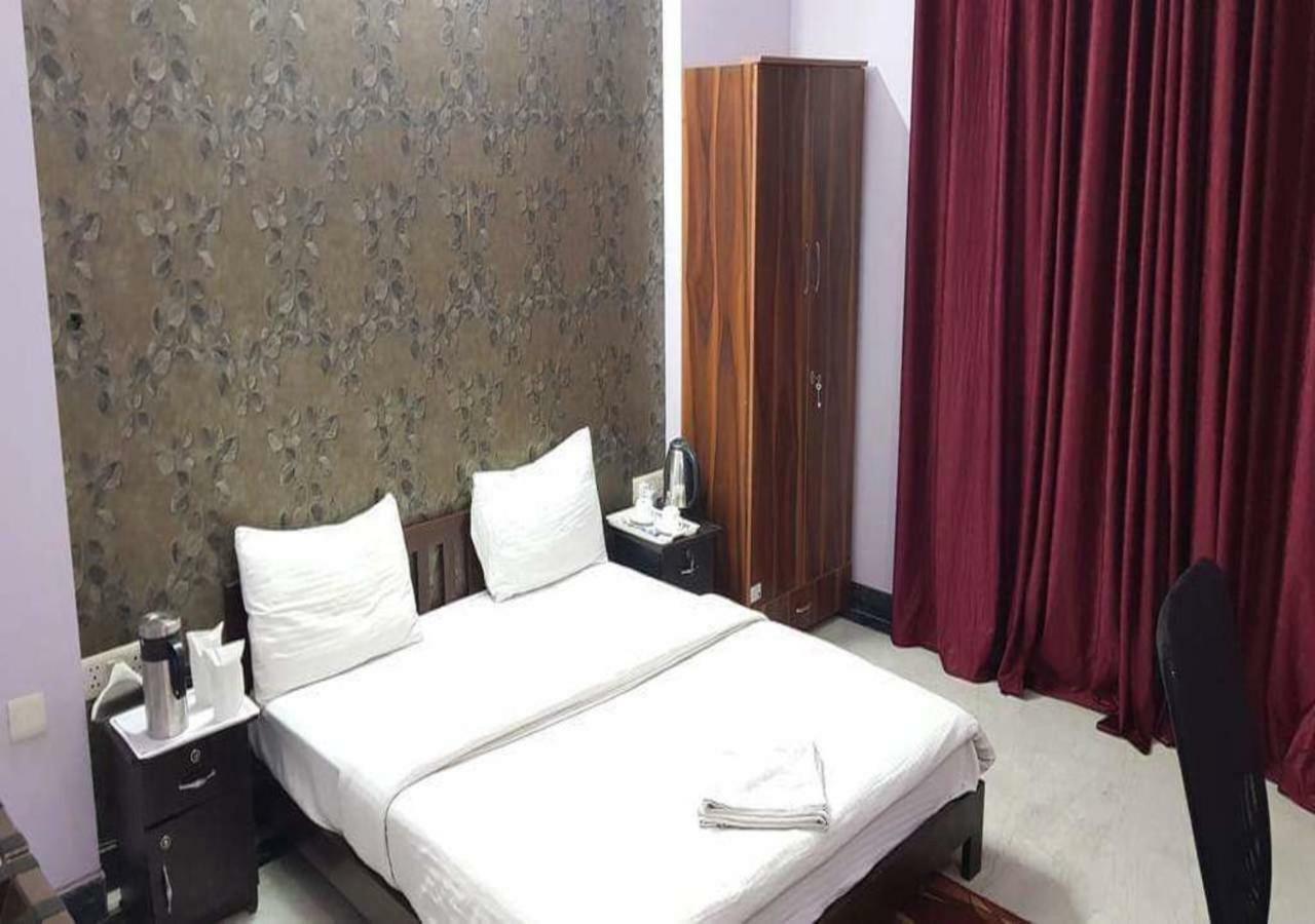 Hotel J P Residency à Greater Noida Extérieur photo