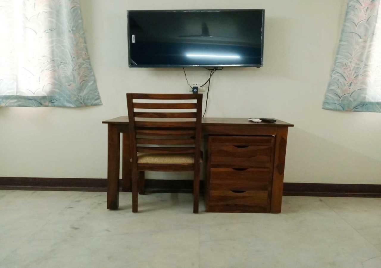 Hotel J P Residency à Greater Noida Extérieur photo